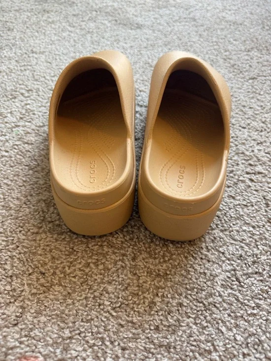 CROCS Dylan Platform Clog beige - Picture 5 of 6